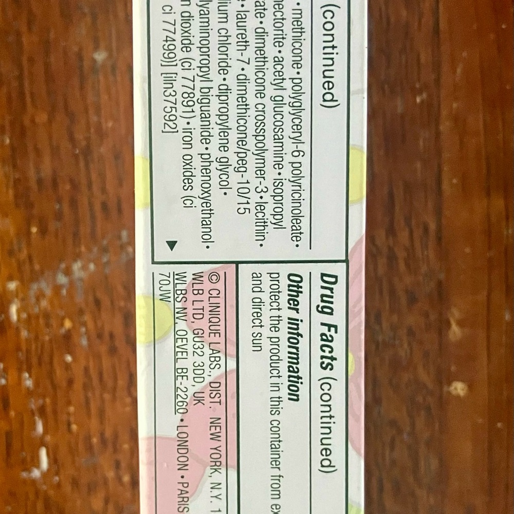Clinique Redness Solutions Makeup - Broad Spectrum SPF 15 - Picture 5 of 8